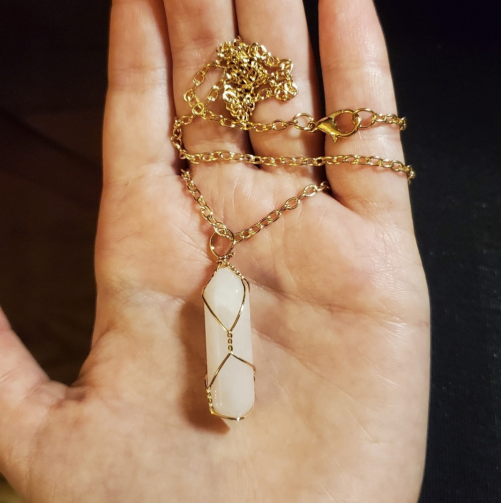 NWOT Pink Quartz Crystal Necklace - Picture 6 of 12